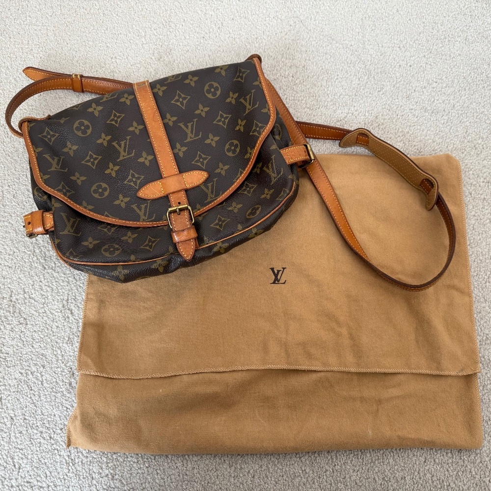 Authentic Louis Vuitton Monogram Canvas Saumur 30 messenger bag